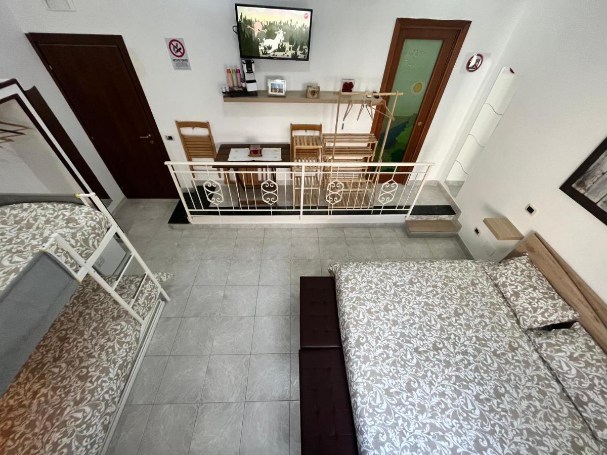 ナポリ Regy Bed & Breakfast エクステリア 写真