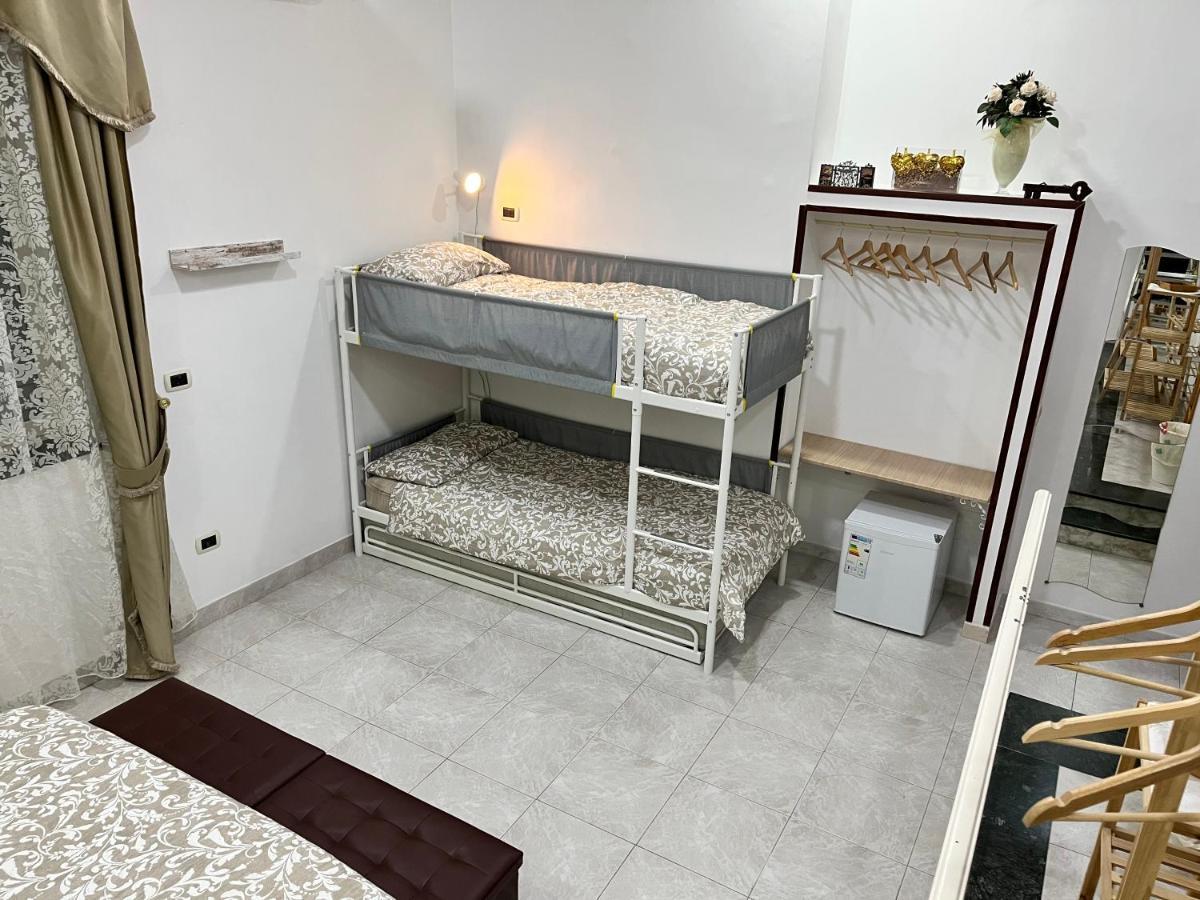 ナポリ Regy Bed & Breakfast エクステリア 写真