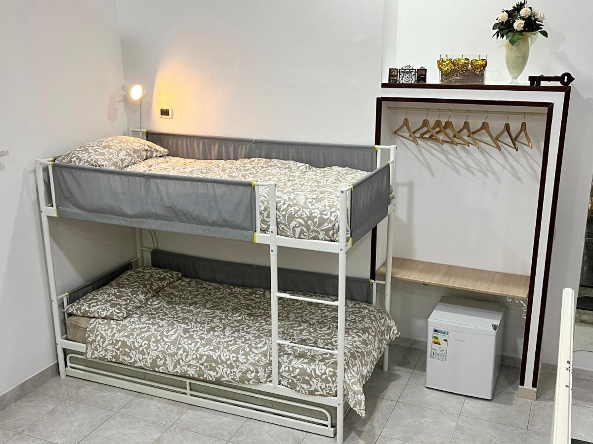 ナポリ Regy Bed & Breakfast エクステリア 写真